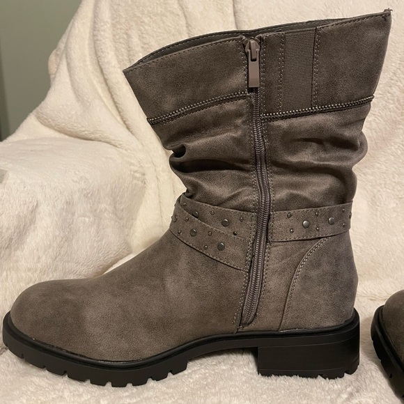 New in box Torrid gray studded moto boot. Womens 12WW. - Picture 5 of 7